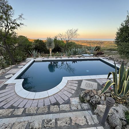 Villa La Cava Del Val Di Noto Con Piscina Privata 阿沃拉 外观 照片