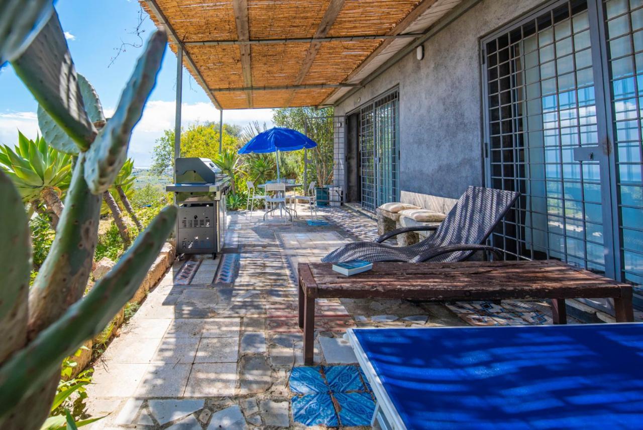 Villa La Cava Del Val Di Noto Con Piscina Privata 阿沃拉 外观 照片