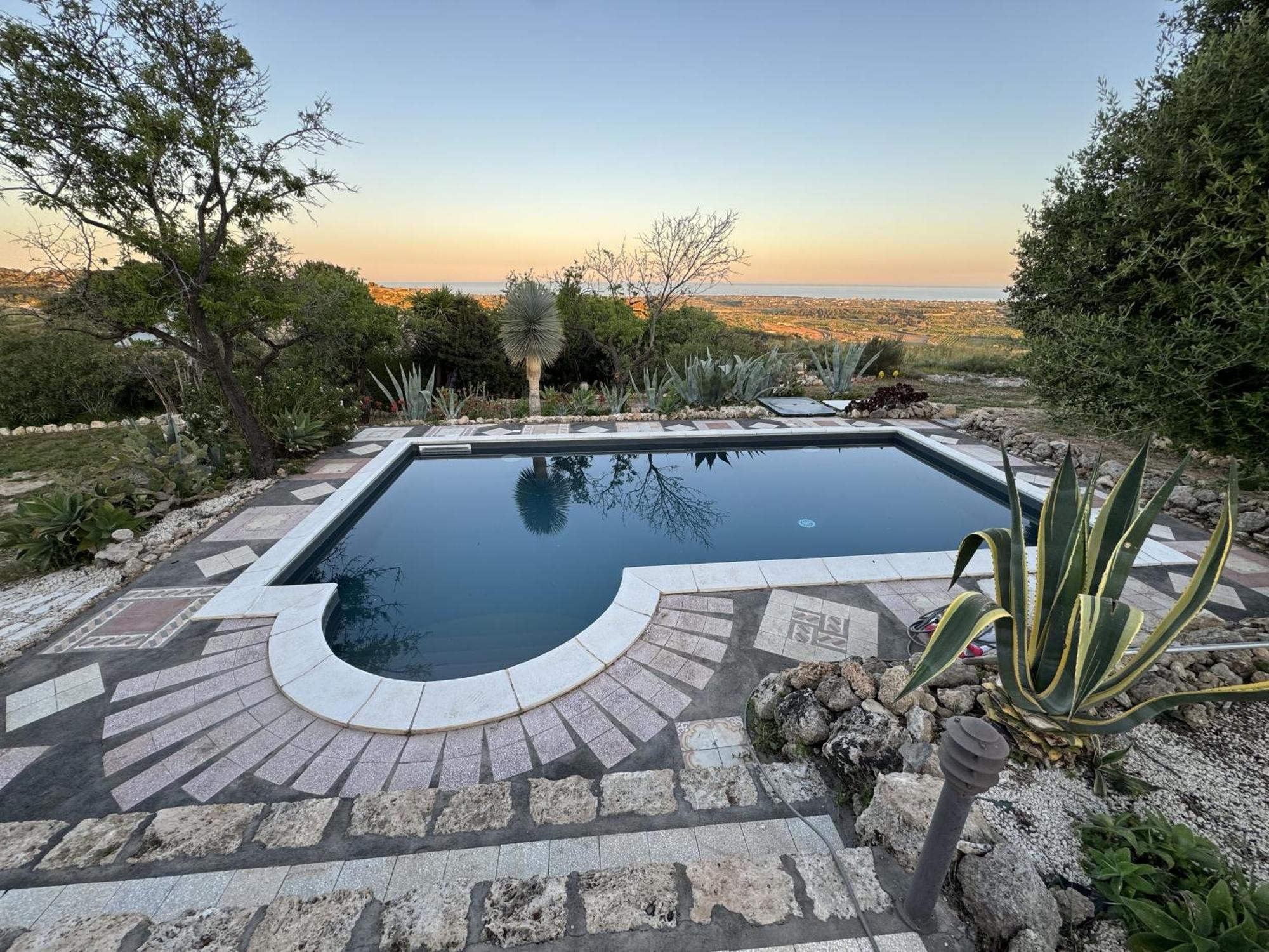 Villa La Cava Del Val Di Noto Con Piscina Privata 阿沃拉 外观 照片
